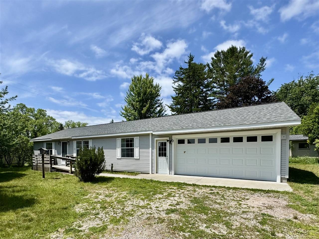 Onekama, MI 49675,8484 Zosel Street