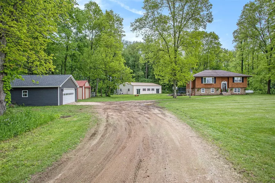 7920 8 1/2 Mile Road, Ceresco, MI 49033-9760