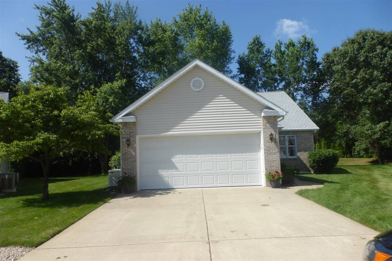 Niles, MI 49120-4664,1314 Honeysuckle Lane