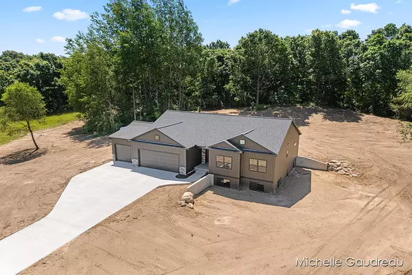 3551 Leaf Lane, Freeport, MI 49325