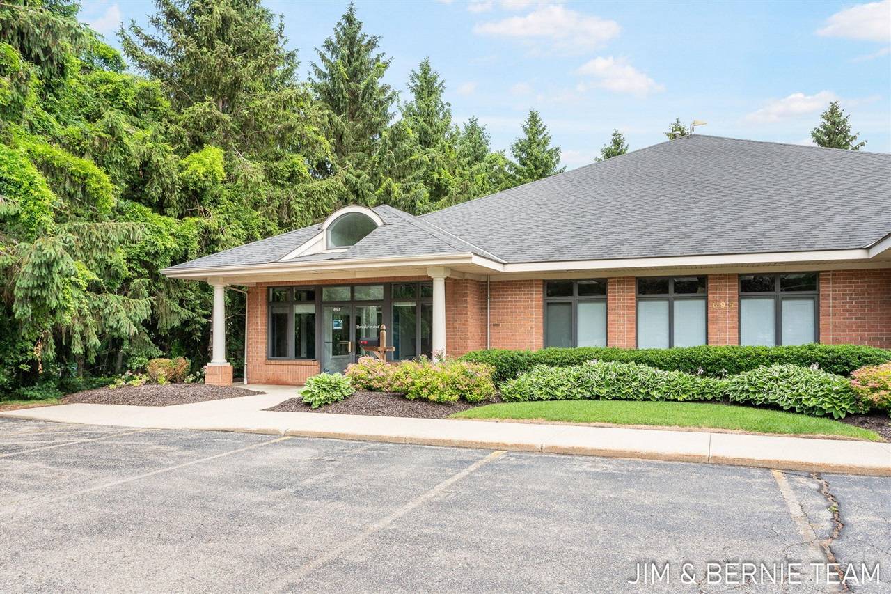697 Ottawa Beach Road, Holland, MI 49424
