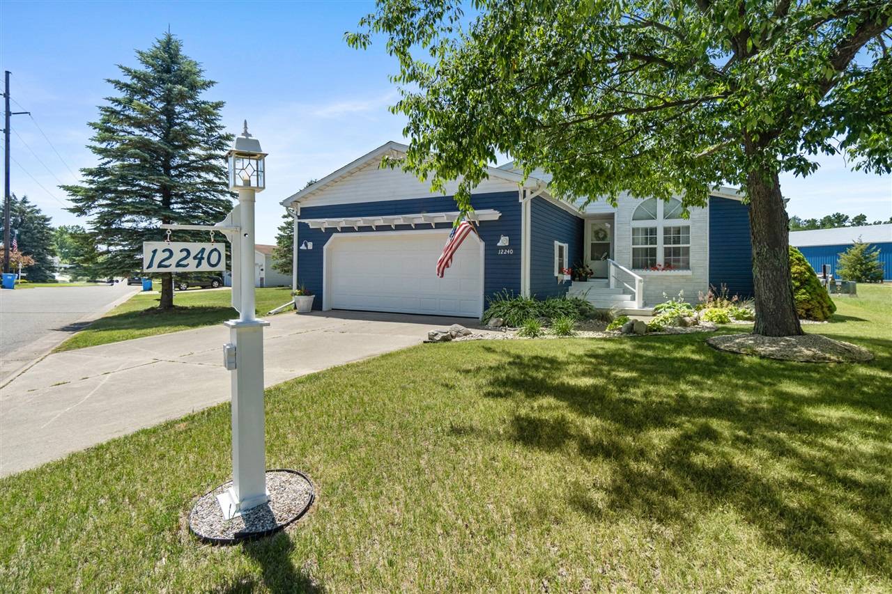 12240 Sheffield Drive, Somerset Center, MI 49282-9557
