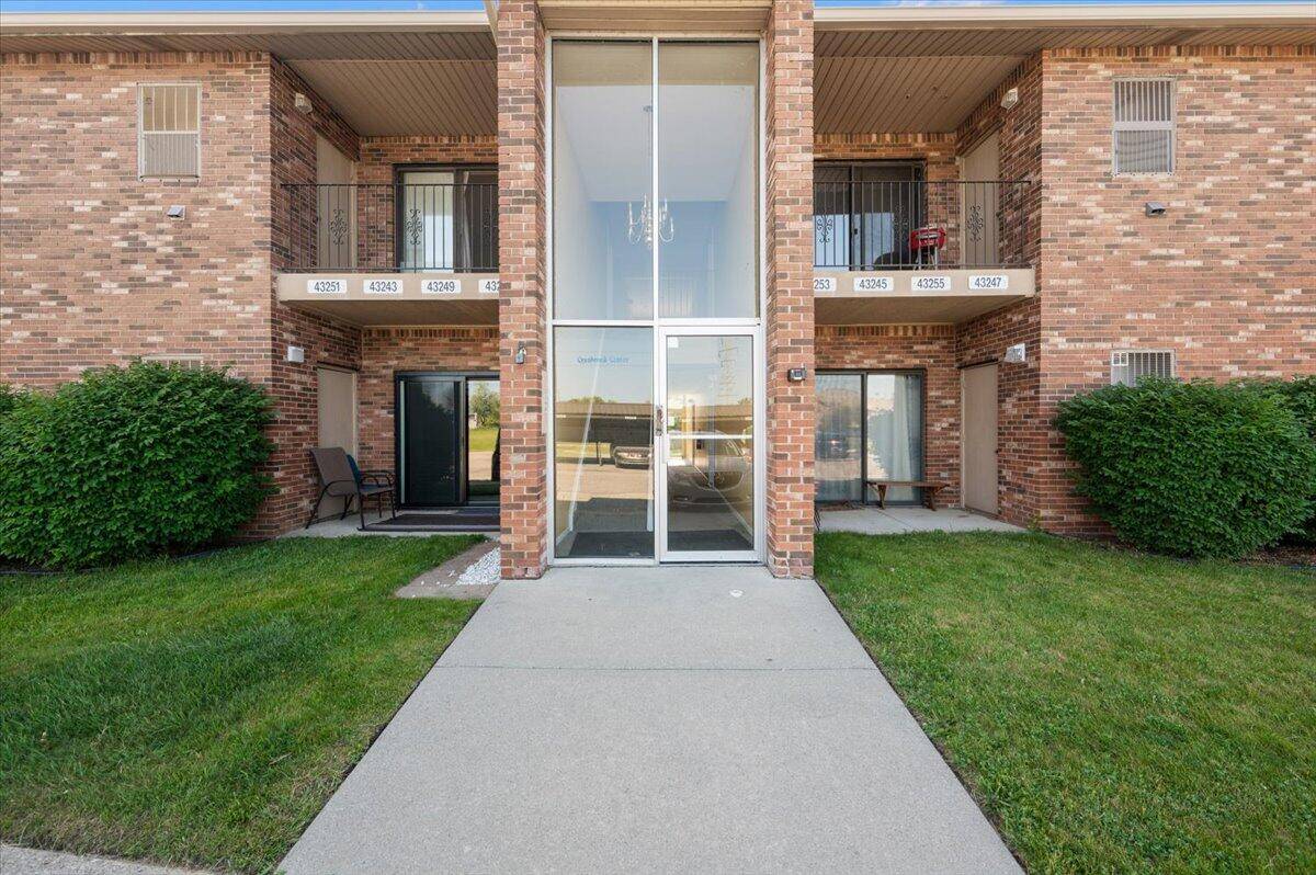 43245 Cape Drive, Sterling Heights, MI 48313