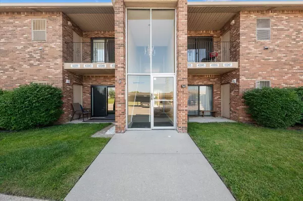43245 Cape Drive, Sterling Heights, MI 48313
