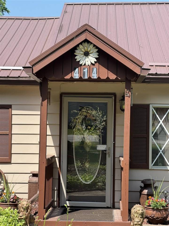 Litchfield, MI 49252,414 S Chicago Street