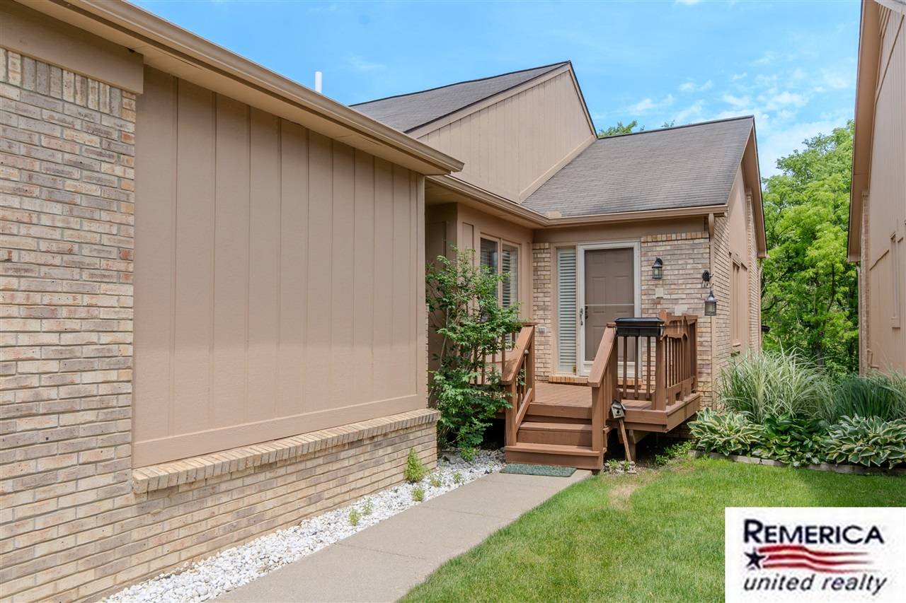 35400 Blue Spruce Drive, Farmington, MI 48335-4619