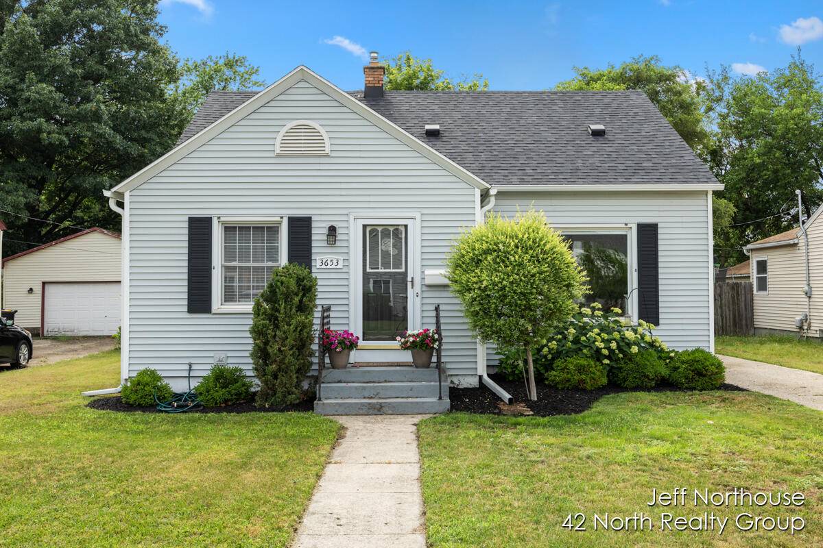 3653 Francis Avenue, Wyoming, MI 49548