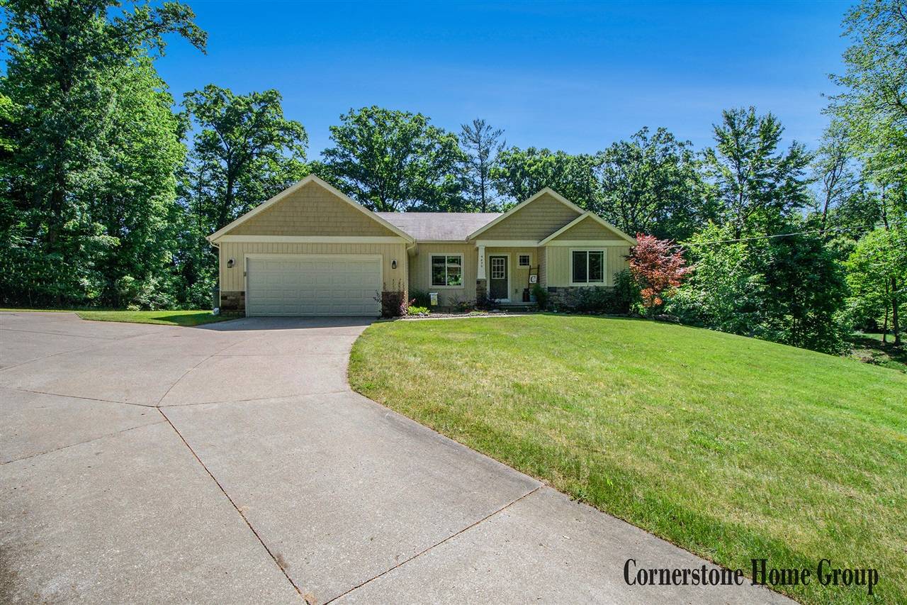 9030 Elstner Avenue, Rockford, MI 49341-9112