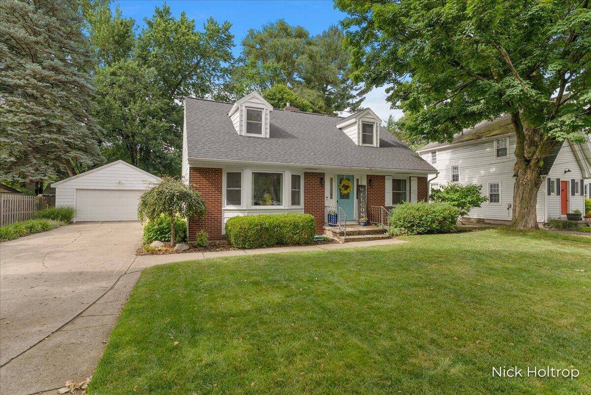1525 Van Auken Street, Grand Rapids, MI 49508-2511
