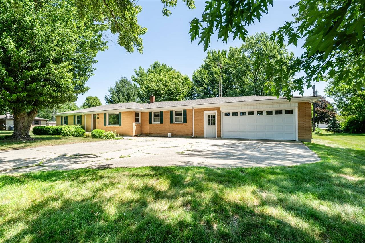 3813 Green Acre Drive, Saint Joseph, MI 49085-9579