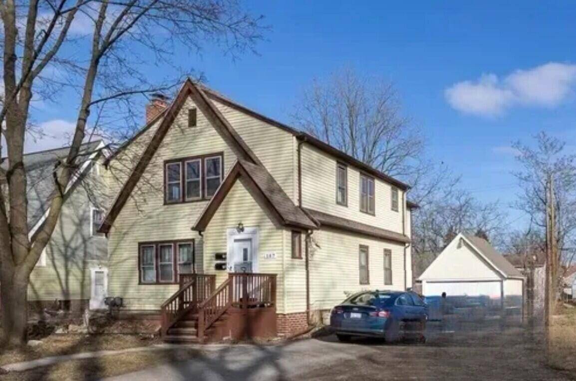 147 Draper Avenue, Waterford, MI 48328-3883