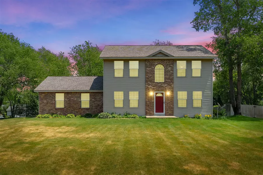 58555 Kristina Circle, Paw Paw, MI 49079-8605
