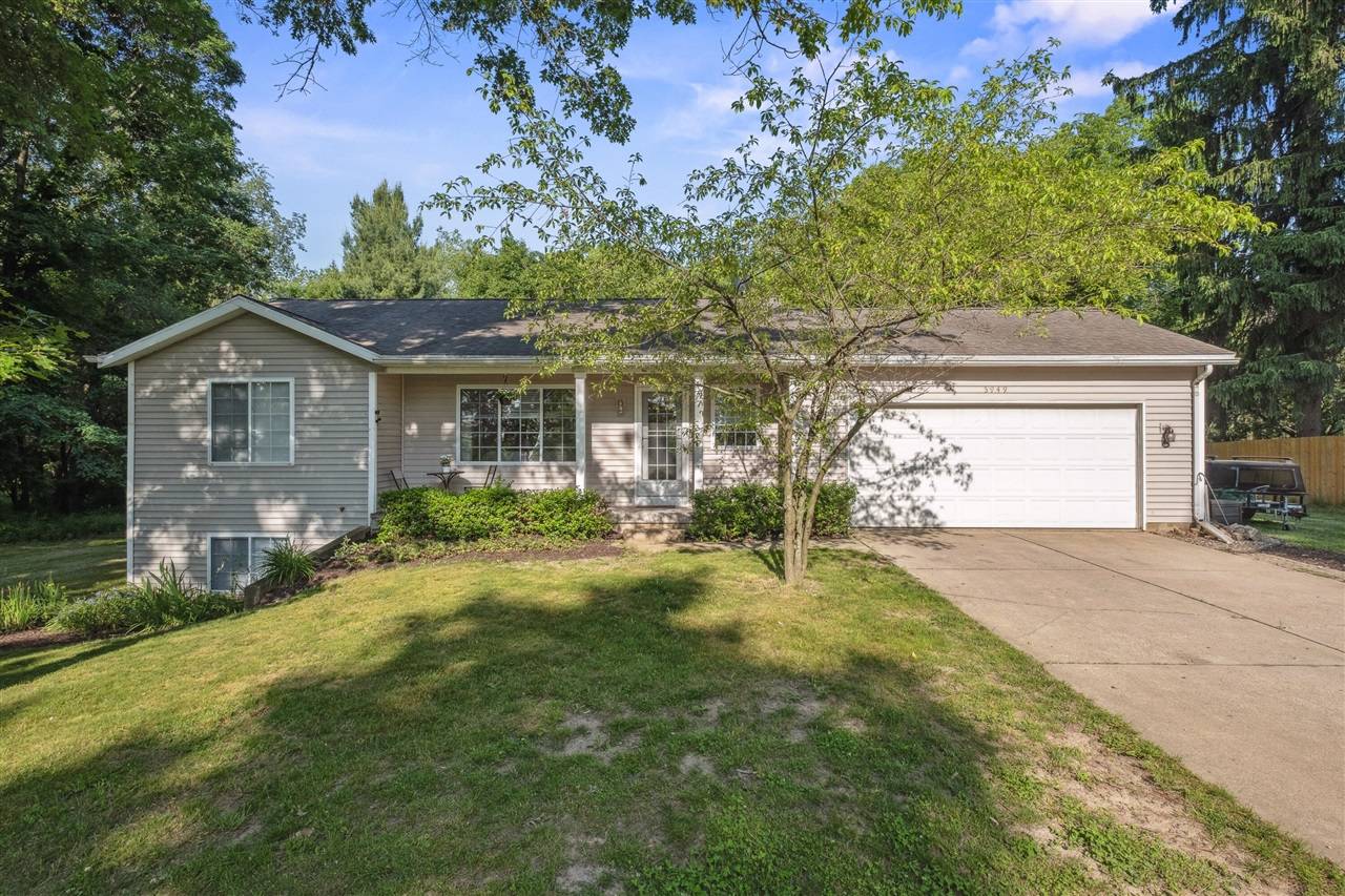 5949 Whitneyville Avenue, Alto, MI 49302