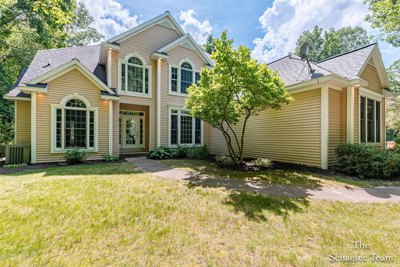 5264 Deverman Court, Lowell, MI 49331-8605