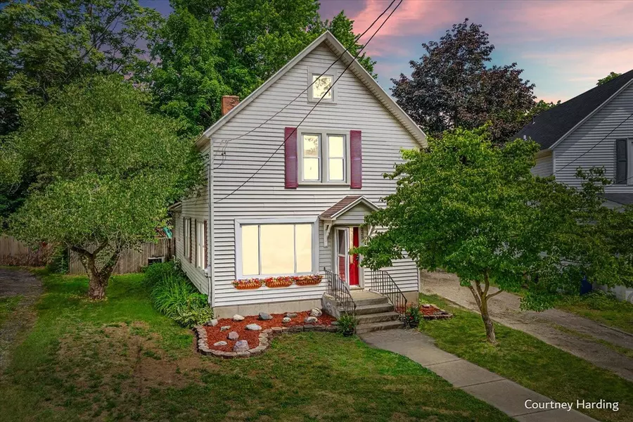 225 Bond Street, Allegan, MI 49010-1604