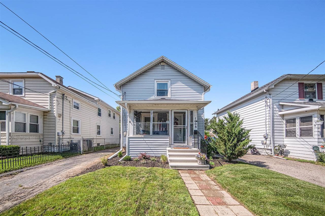 1608 Floral Avenue, Jackson, MI 49202