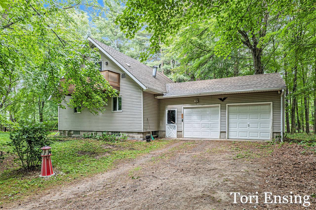 4366 Woods Road, Sidney, MI 48885-9724