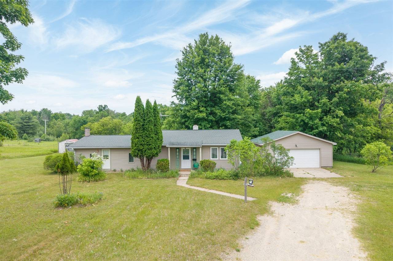 22870 19 Mile Road, Big Rapids, MI 49307-9716