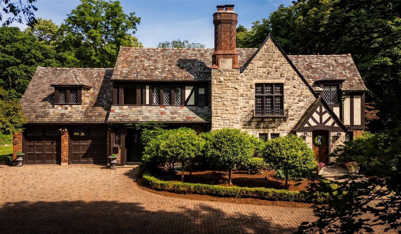 2010 Devonshire Road, Ann Arbor, MI 48104-4058
