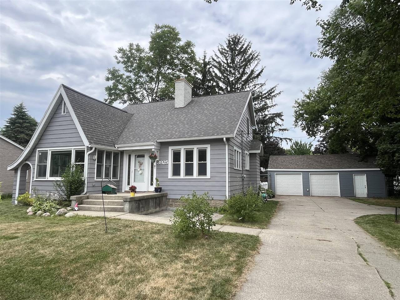 3925 Miramar Avenue, Grand Rapids, MI 49525-2456
