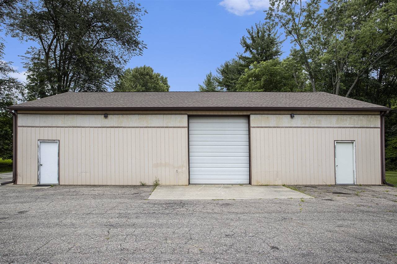 8782 Gull Road Road, Richland, MI 49083