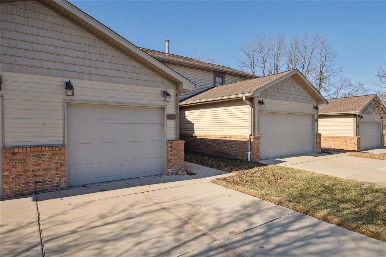 Chelsea, MI 48118-1354,904 Moore Drive