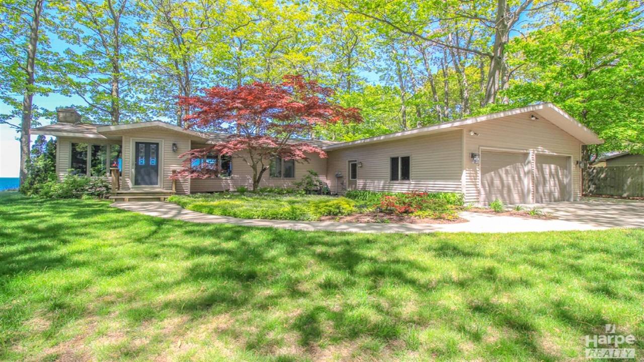 2553 N Scenic Drive, Muskegon, MI 49445