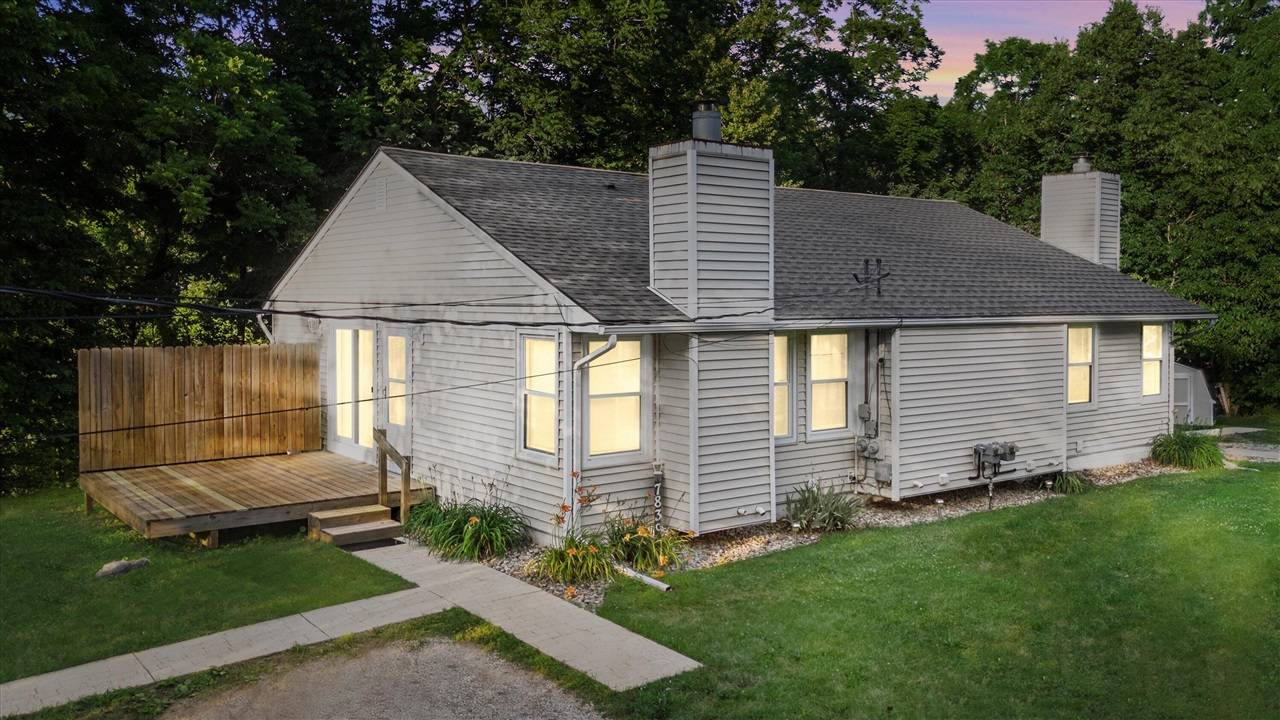 7839 Horseshoe Creek Drive, Whitmore Lake, MI 48189-9748