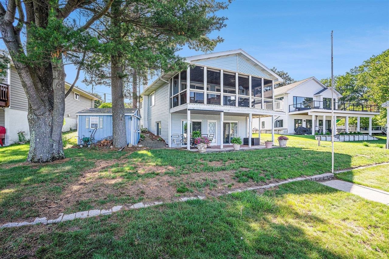 1825 White Birch Drive, Mears, MI 49436