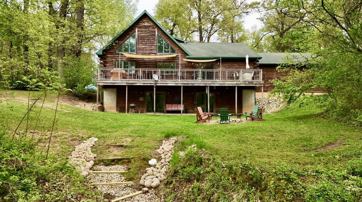 87126 CR 687, Hartford, MI 49057-8602