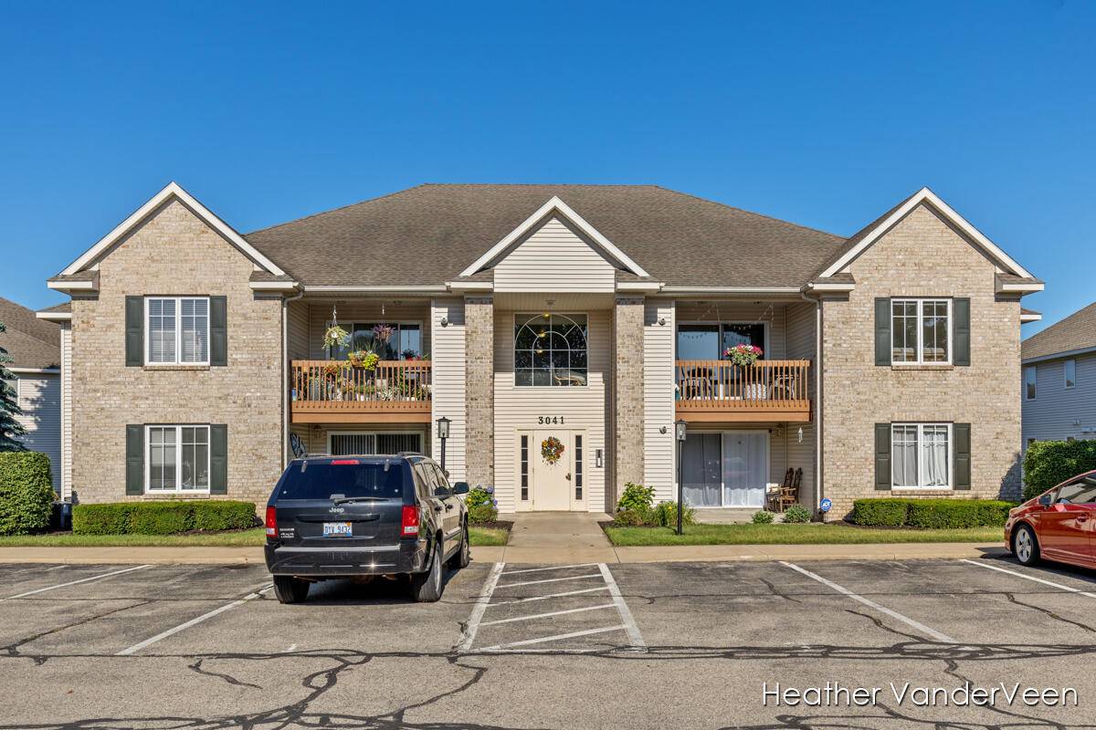 Holland, MI 49424-7256,3041 E Crystal Waters Drive