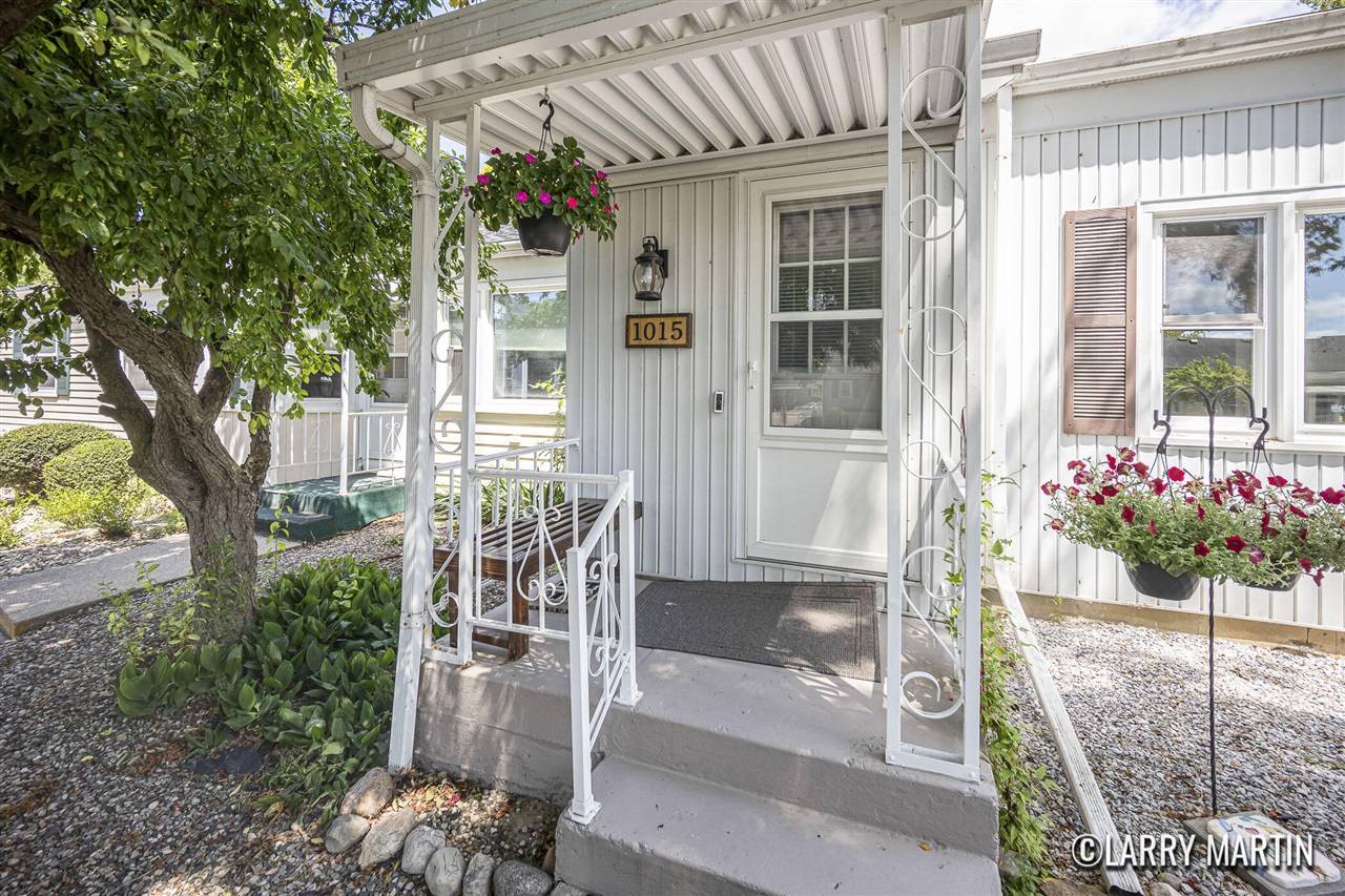 Jenison, MI 49428-8376,1015 Village Lane