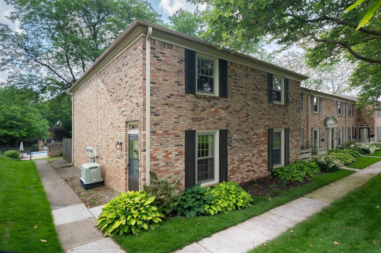 2452 Village Drive, Grand Rapids, MI 49506-5455