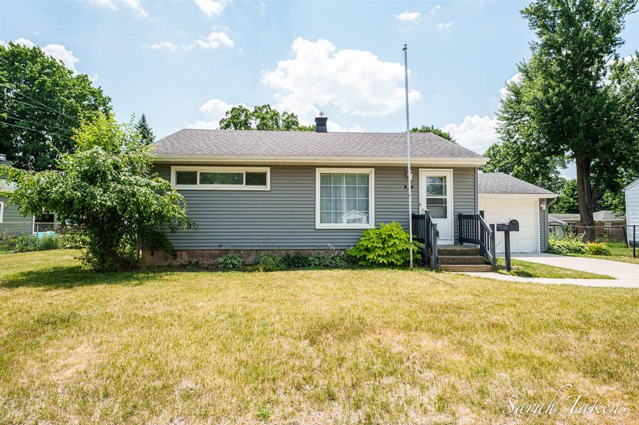 226 Elwell Street, Grand Rapids, MI 49548-4212