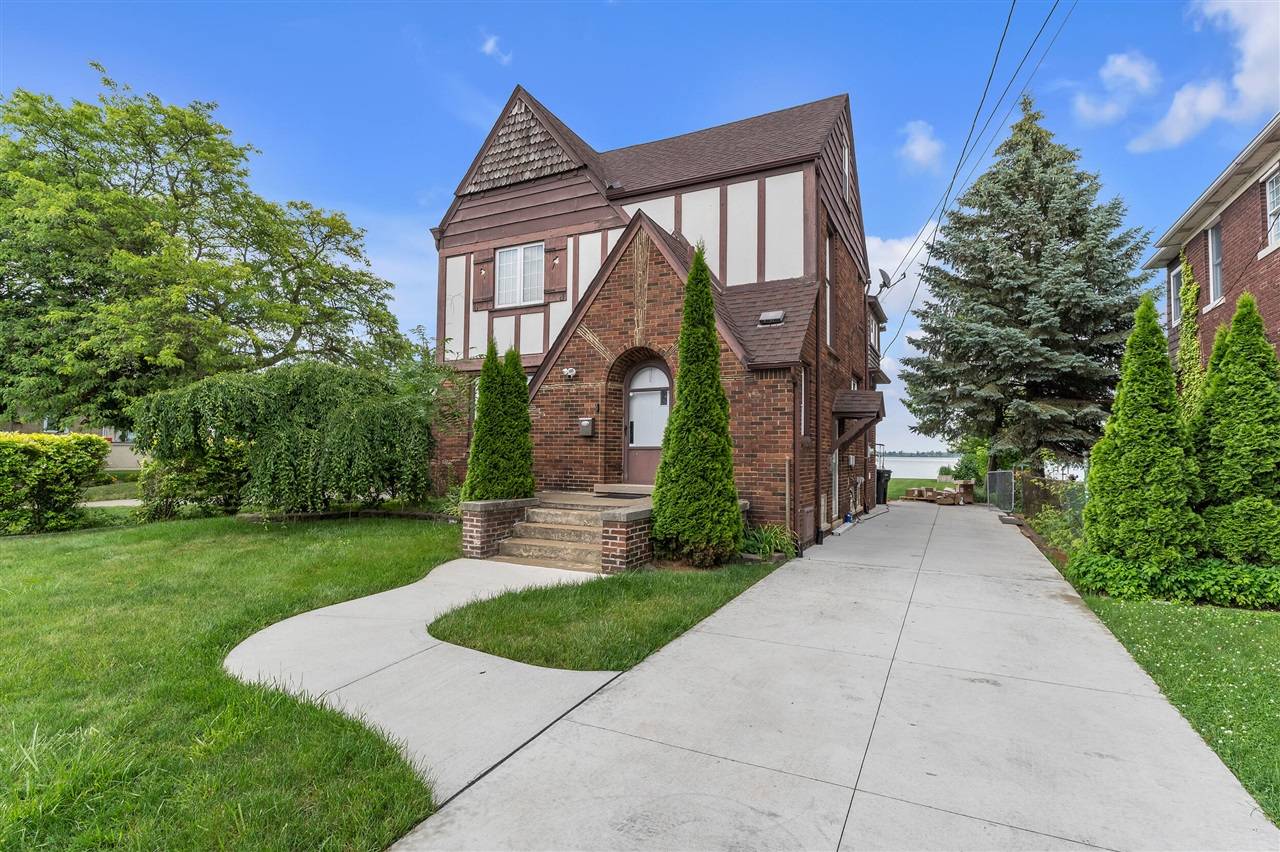 Wyandotte, MI 48192,115 Biddle Avenue