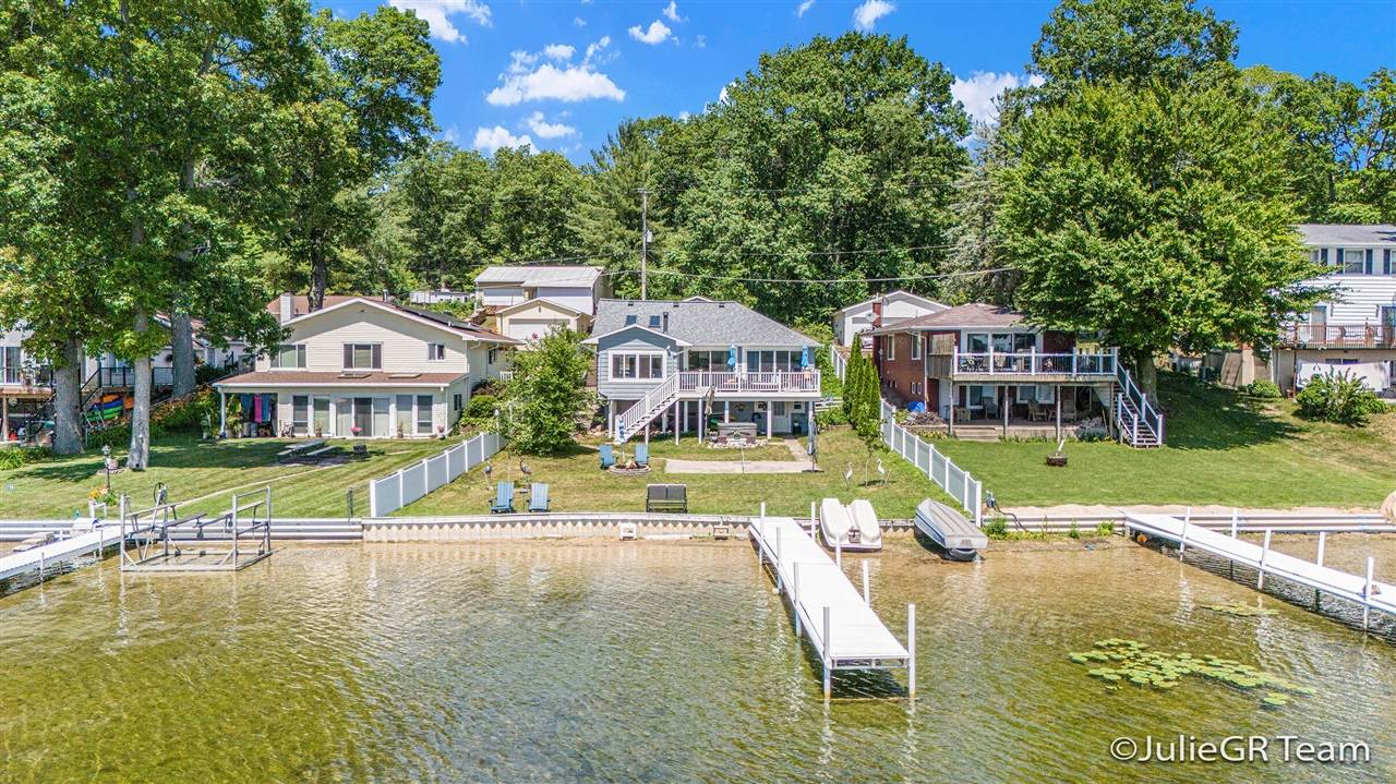 11986 Reyburn Drive, Sparta, MI 49345