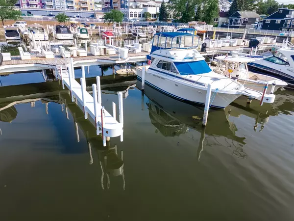 New Buffalo, MI 49117,90 Harbor Landing