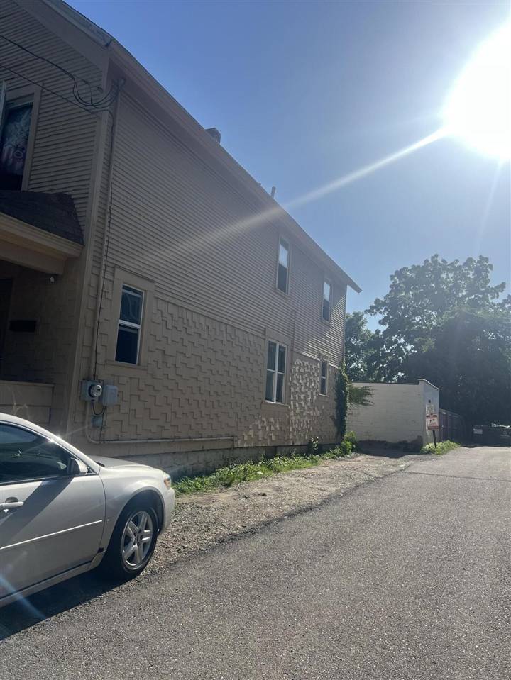 Lansing, MI 48933,509 N Walnut Street