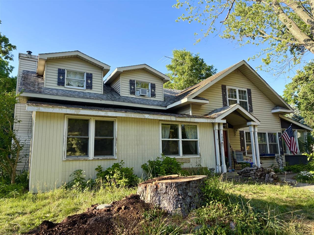 108 S Union Street, Douglas, MI 49406-5102
