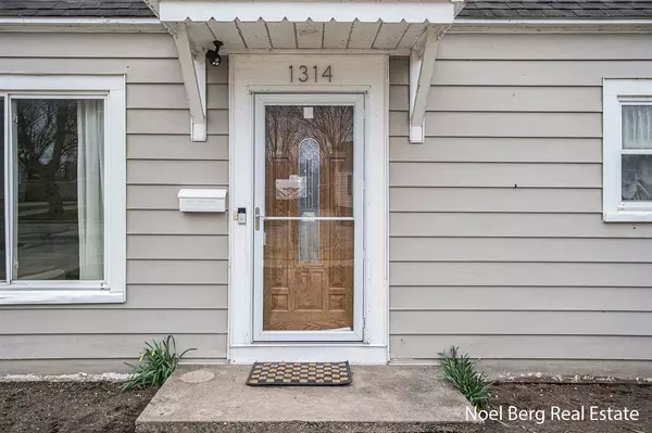 Grand Haven, MI 49417,1314 Grant Street