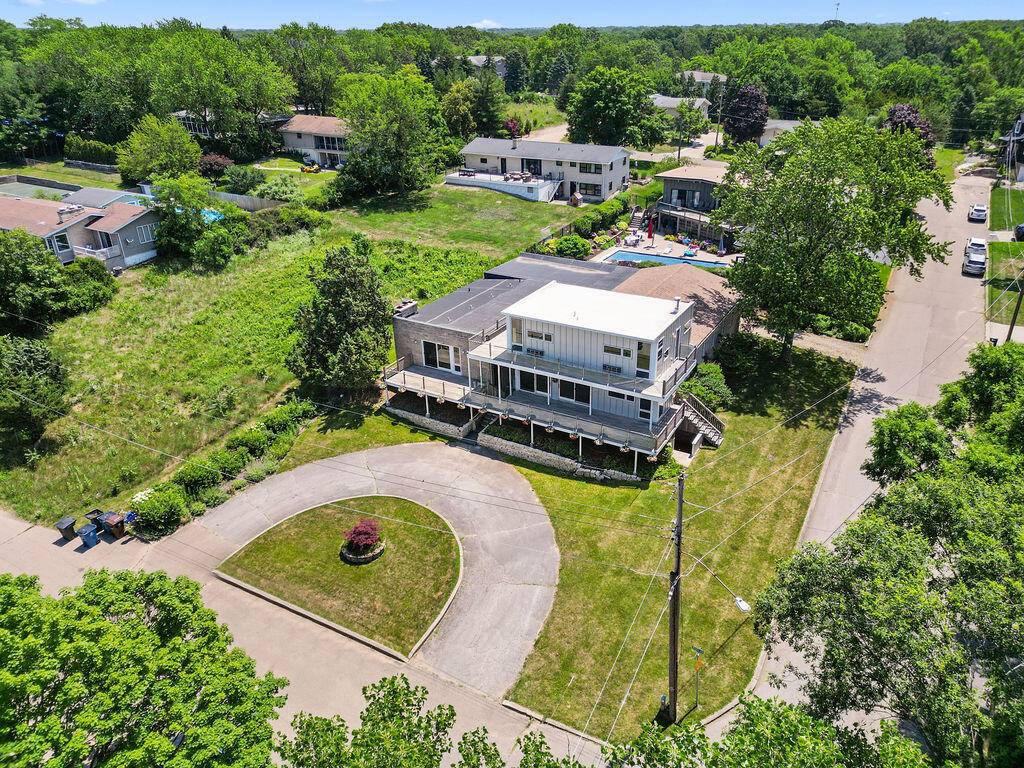 48002 Ridge Rd., New Buffalo, MI 49117