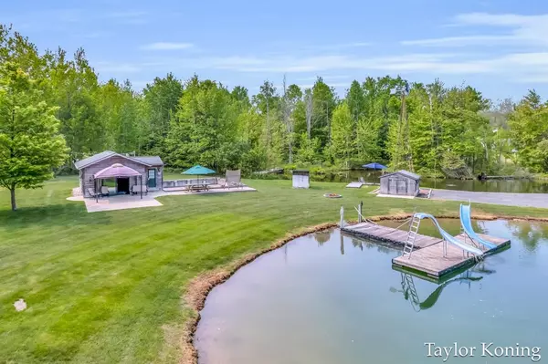 3111 N 128th Avenue, Hart, MI 49420