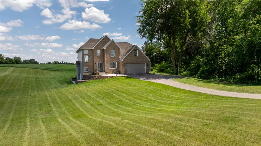 10501 Somerset Road, Cement City, MI 49233-9519