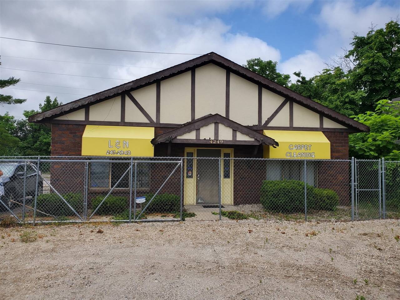 4249 Oak Park Drive, Grand Rapids, MI 49508-3631