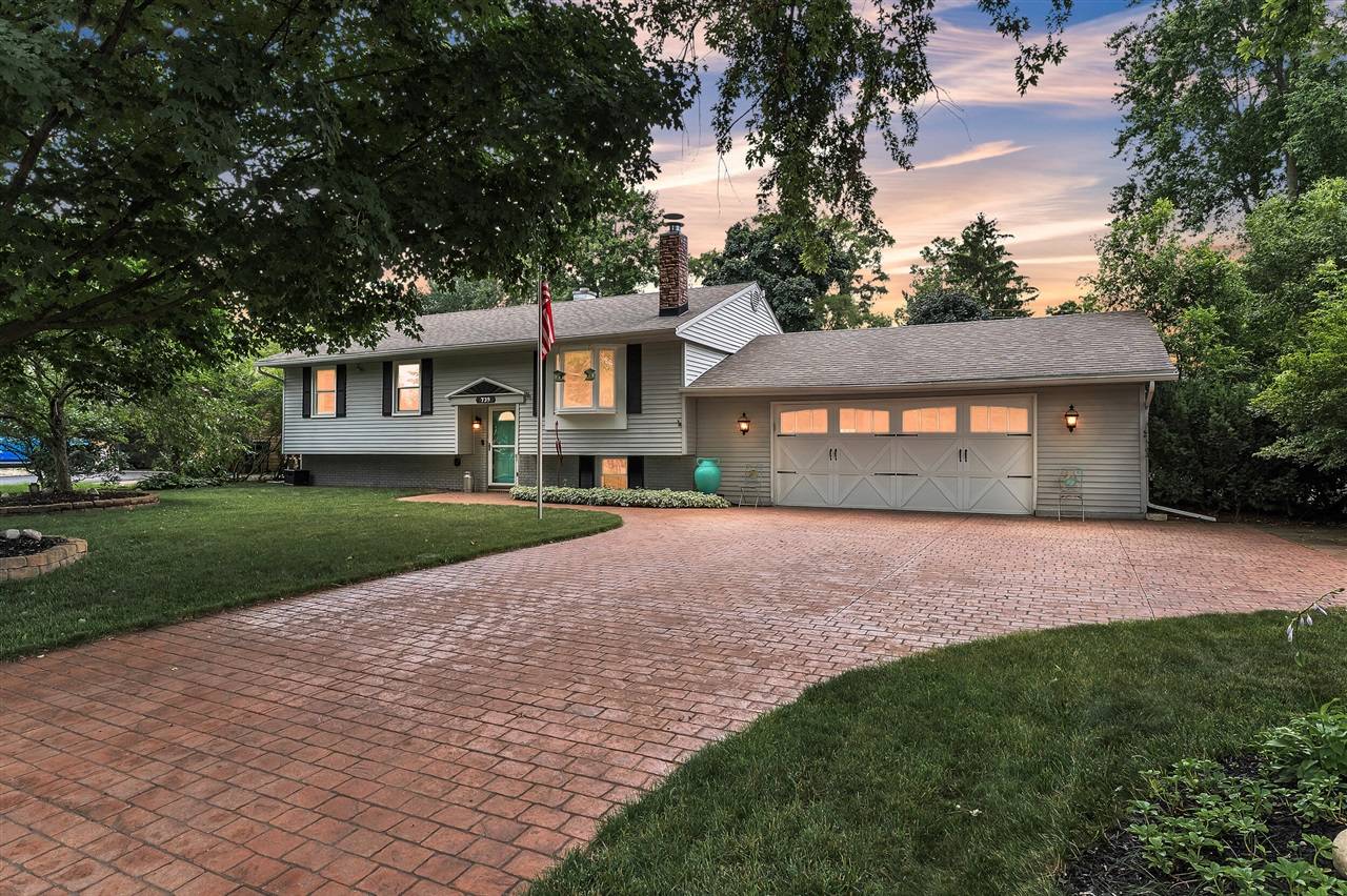 739 Los Arboles Drive, Wolverine Lake, MI 48390-2026