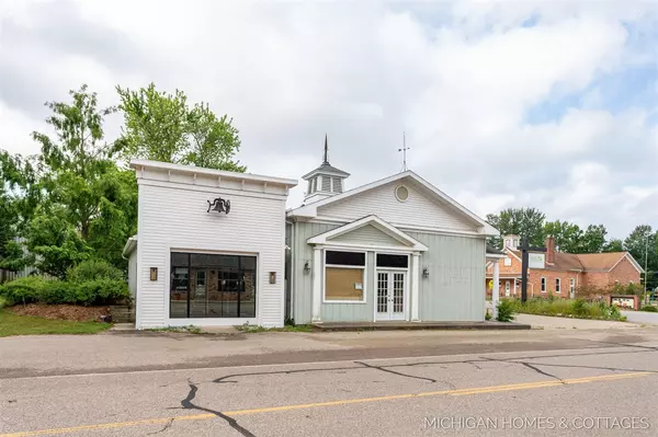 1399 Blue Star Highway, South Haven, MI 49090-9697