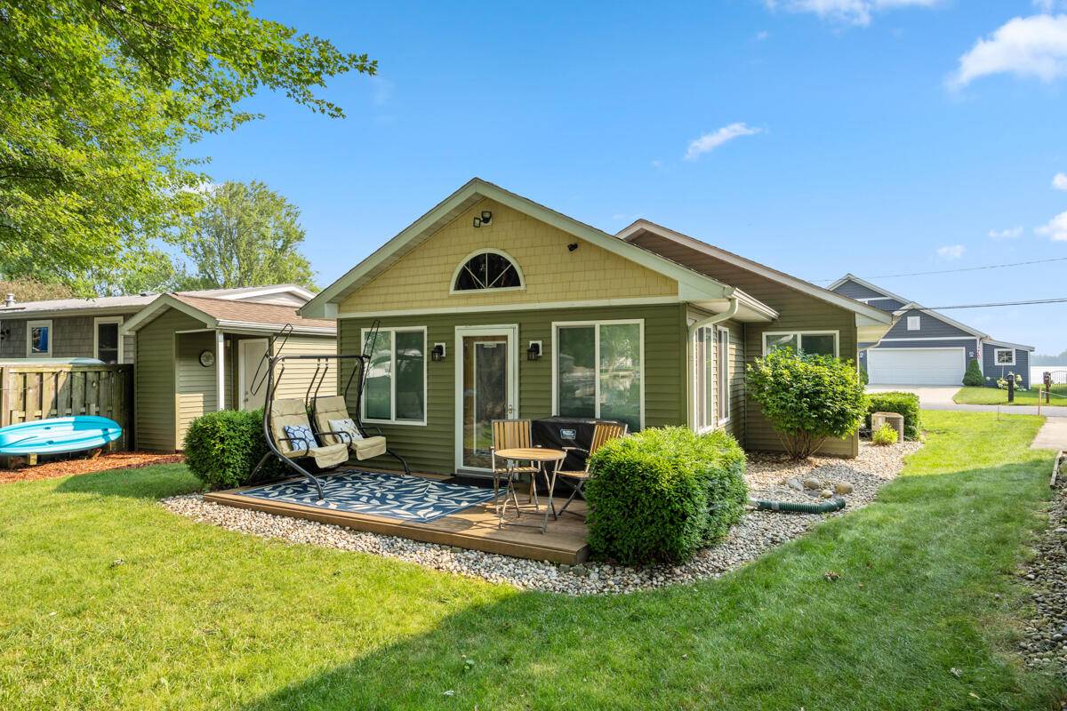 4111 E Joy Road, Shelbyville, MI 49344-9652