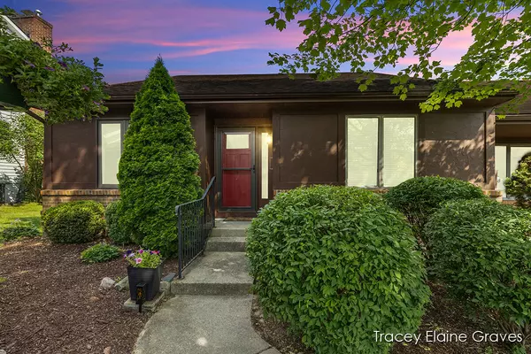 6305 Greenway Drive, Grand Rapids, MI 49546-7021