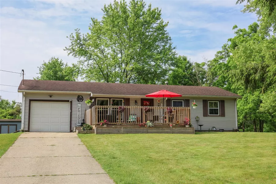 26 Barnard Street, Hillsdale, MI 49242-1721