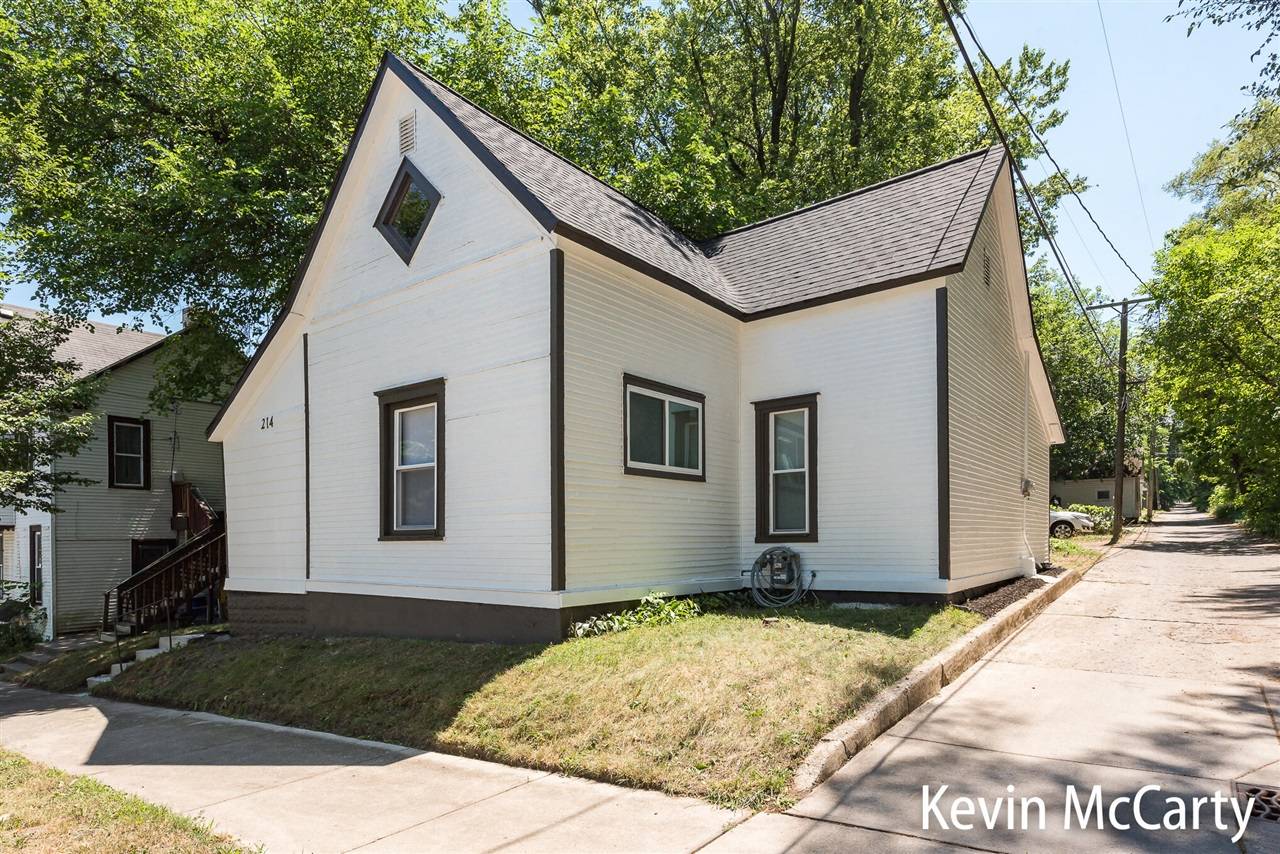 214 Bradford Street, Grand Rapids, MI 49503-1502